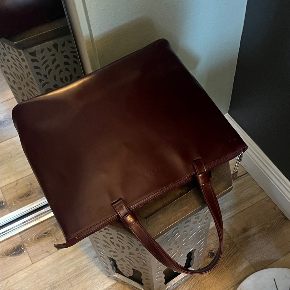 🛑 1 hour sale. Lovie Paris, burgubdy Leather Tote Bag (a Nine West upscale co) - Picture 8 of 8